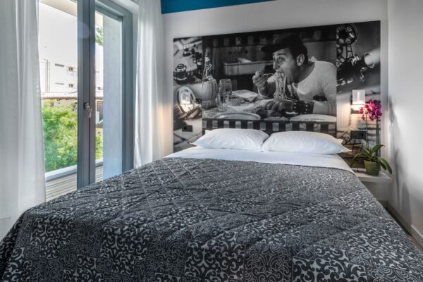 Suite 3 adulti residence filmare