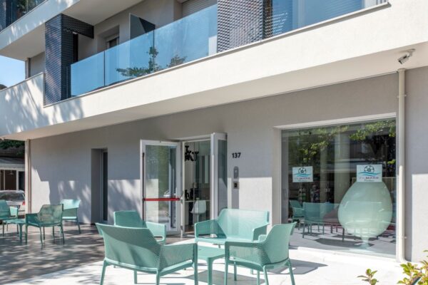 esterno residence filmare riccione