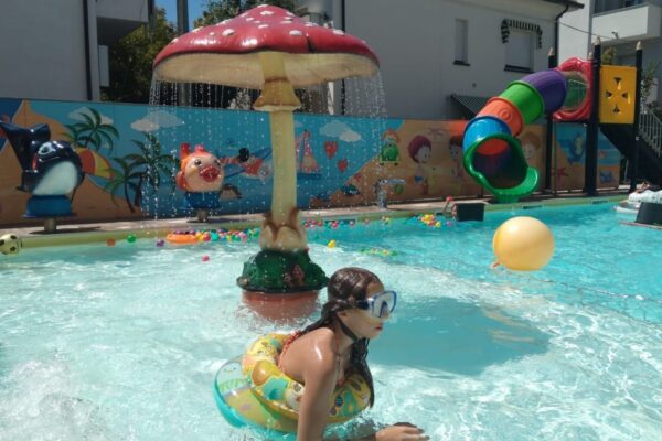 residence riccione con piscina (4)