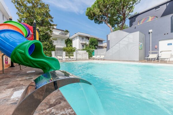 residence riccione con piscina (6)